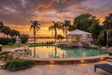 Main picture of 626 Riverside Dr