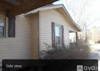Main picture of 303 Paris St