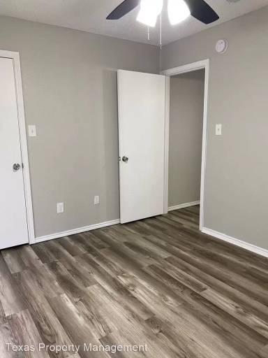 Main picture of 5009 Green Tree Ln