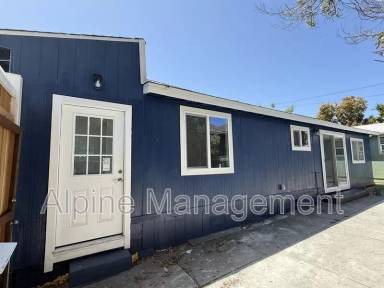 Main picture of 109 Broadway St