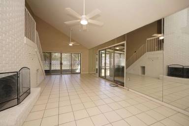 Main picture of 28 Solar St