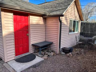Main picture of 2312 W Platte Ave