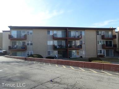 Main picture of 605 N Wolf Rd