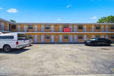 Main picture of 750 NW 56th St