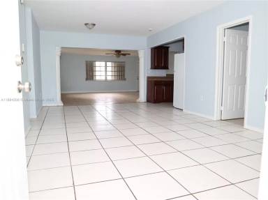 Main picture of 15130 Jackson St