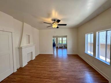 Main picture of 2252 W 28th St