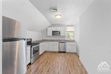 Main picture of 146 George M Cohan Blvd