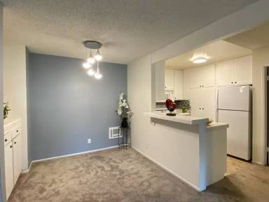 Main picture of 355 S Los Robles Ave