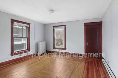 Main picture of 407 W Green St