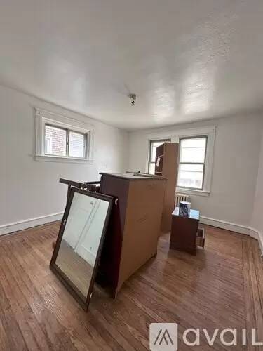 Main picture of 3225 Fanshawe St