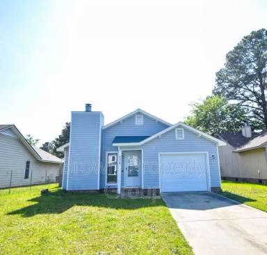 Main picture of 536 Hollyberry Ln