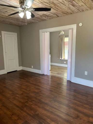 Main picture of 818 W 12th St