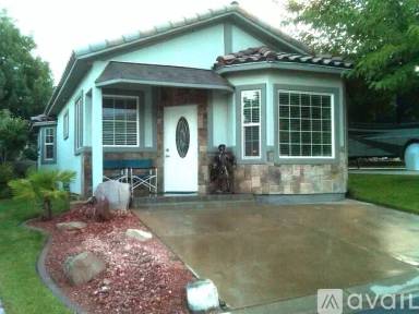 Main picture of 33 Cottonwood Ln