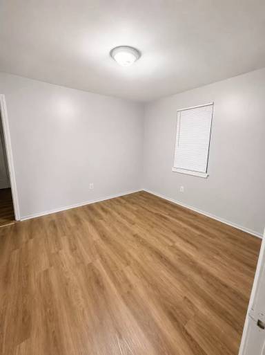 Main picture of 2455 Douglass Ave