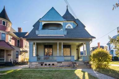 Main picture of 614 Cherry St SE