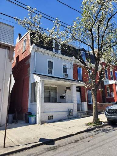 Main picture of 420 N 4th St