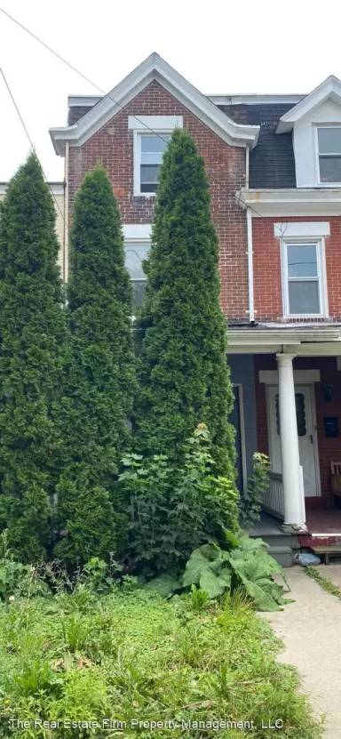 Main picture of 1142 W Union St