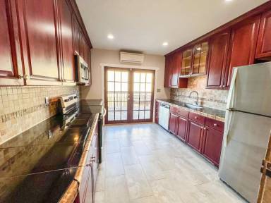 Main picture of 105 7th St