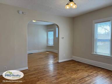 Main picture of 3245 Cedar Ave S