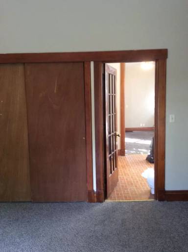 Main picture of 104 1/2 W 5th St