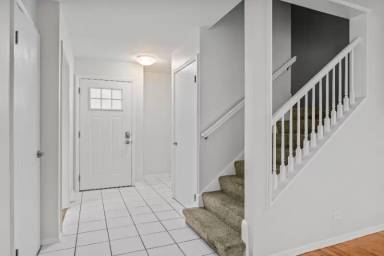 Main picture of 2502 Green Bay Rd