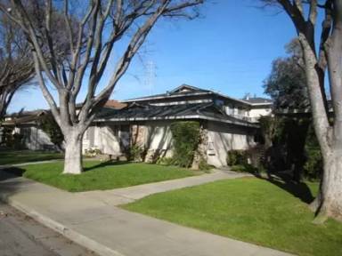 Main picture of 490 Hawthorn Ave