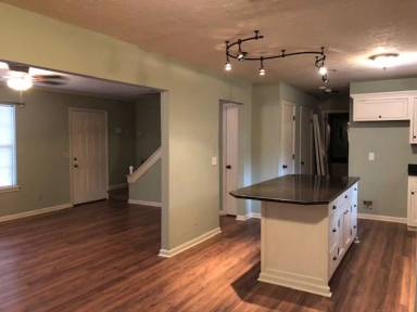 Main picture of 10 Quail Forest Ct