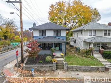 Main picture of 1428 S Washington St