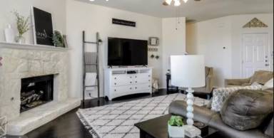 Main picture of 2225 Broadway