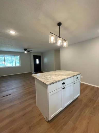 Main picture of 125 N Fairwood Ave
