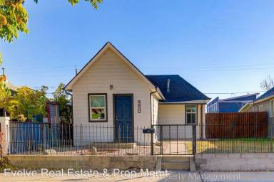 Main picture of 4430 Pennsylvania St