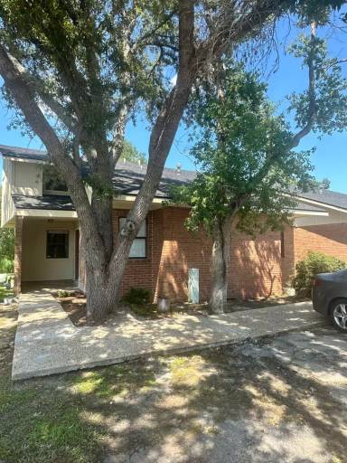Main picture of 2708-36 Tyndall Dr