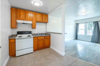 Main picture of 6114 Foothill Blvd