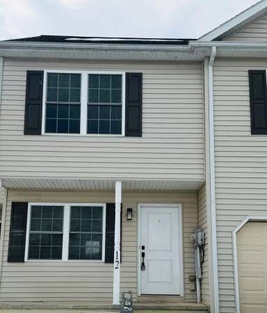 Main picture of 10 Creekside Dr