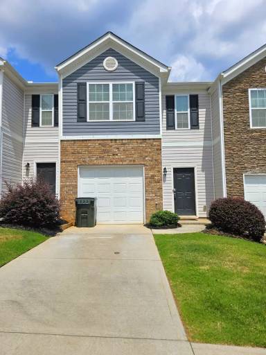 Main picture of 49 Moorlyn Ln