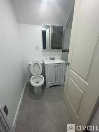 Main picture of 184 E 89th St