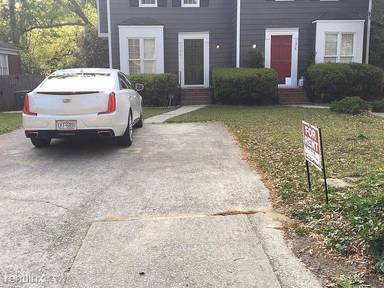 Main picture of 1317 Maple St