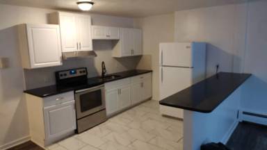 Main picture of 143 Groveland St