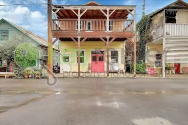 Main picture of 13931 Main St
