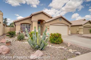 Main picture of 5200 W Glenview Pl
