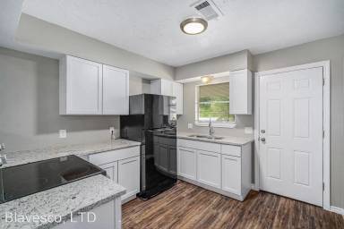 Main picture of 1303 S 2nd St