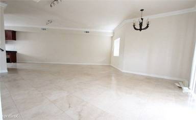 Main picture of 5809 Monterey Rd