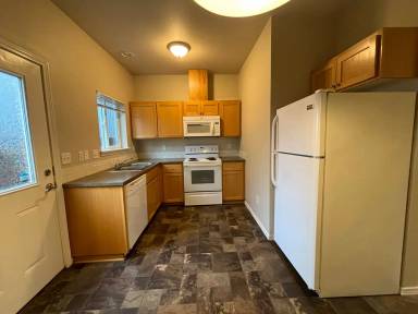 Main picture of 6923 N Fessenden St