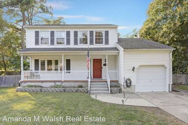 Main picture of 3 Kings Point Dr