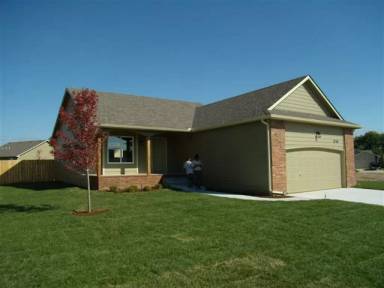 Main picture of 2606 E Old Spring Rd