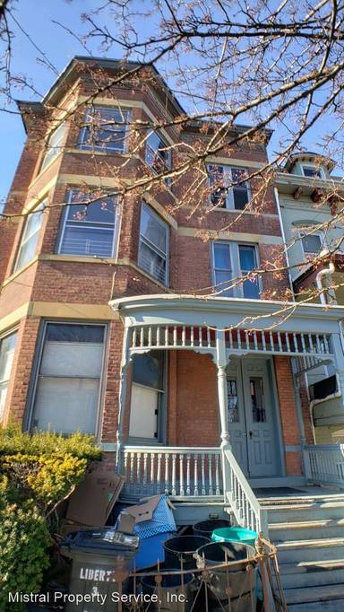 Main picture of 23 Dubois St
