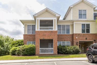 Main picture of 828 Waterford Lake Dr