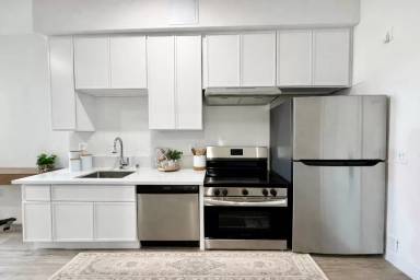 Main picture of 6754 Valjean Ave