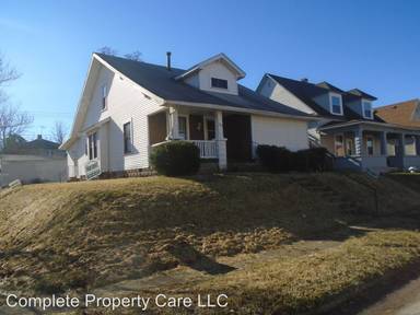 Main picture of 1523 E Washington St
