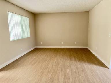 Main picture of Pine Tree Apartments